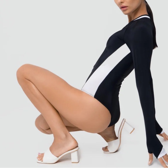 Makara Wear Surfsuit - Picture 4 of 10